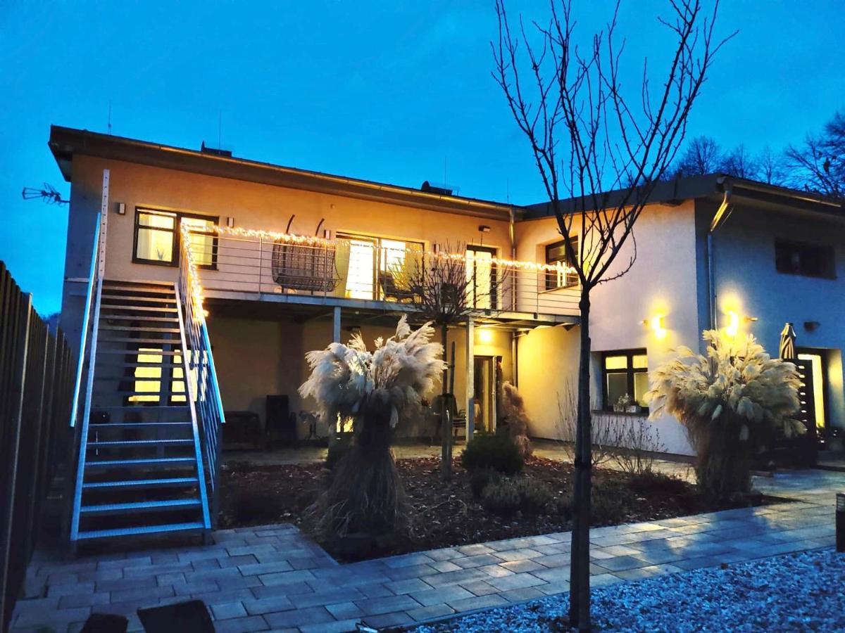 Apartmany Benesov Benesov nad Ploucnici Exteriör bild