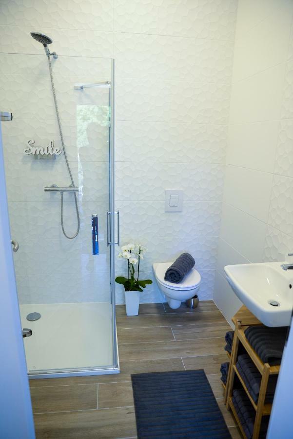 Apartmany Benesov Benesov nad Ploucnici Exteriör bild